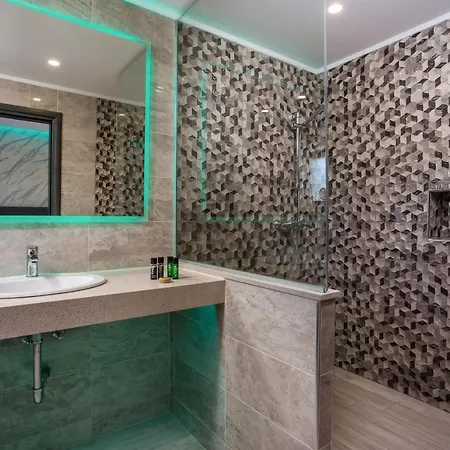 Aparthotel Platoni Elite