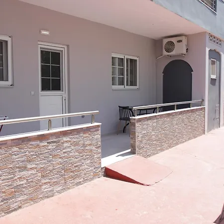 Platoni Elite Aparthotel 2*