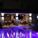 Platoni Elite 아파트호텔