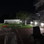 아파트호텔 Platoni Elite 이알리소스