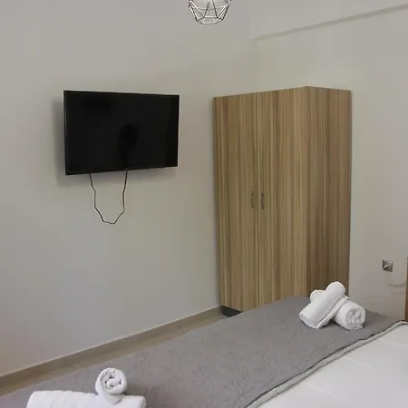 Ξενοδοχείο με διαμερίσματα Platoni Elite 4*